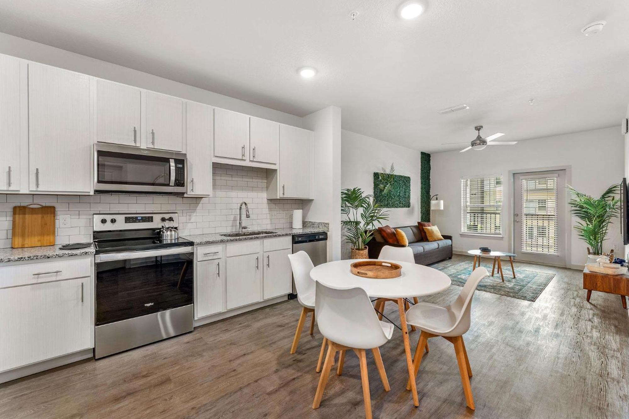 Complete Lush Green Apartment 10 Min To Parks Pets Allowed, Resort-Style Amenities Orlando Exterior photo